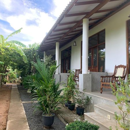 The Dale Mirissa Hotel Екстериор снимка